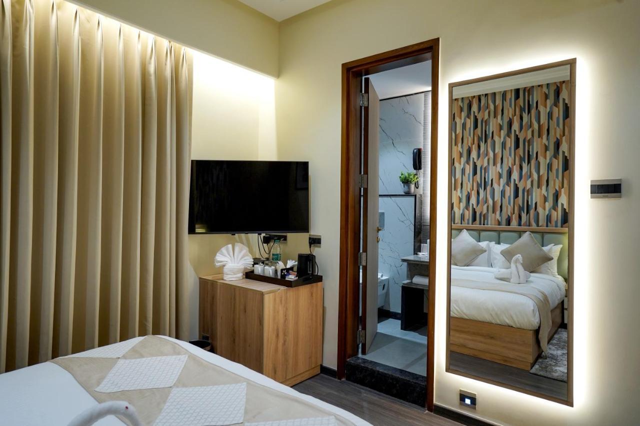 M2 Square By Monday Premium Hotel Нагпур Екстериор снимка