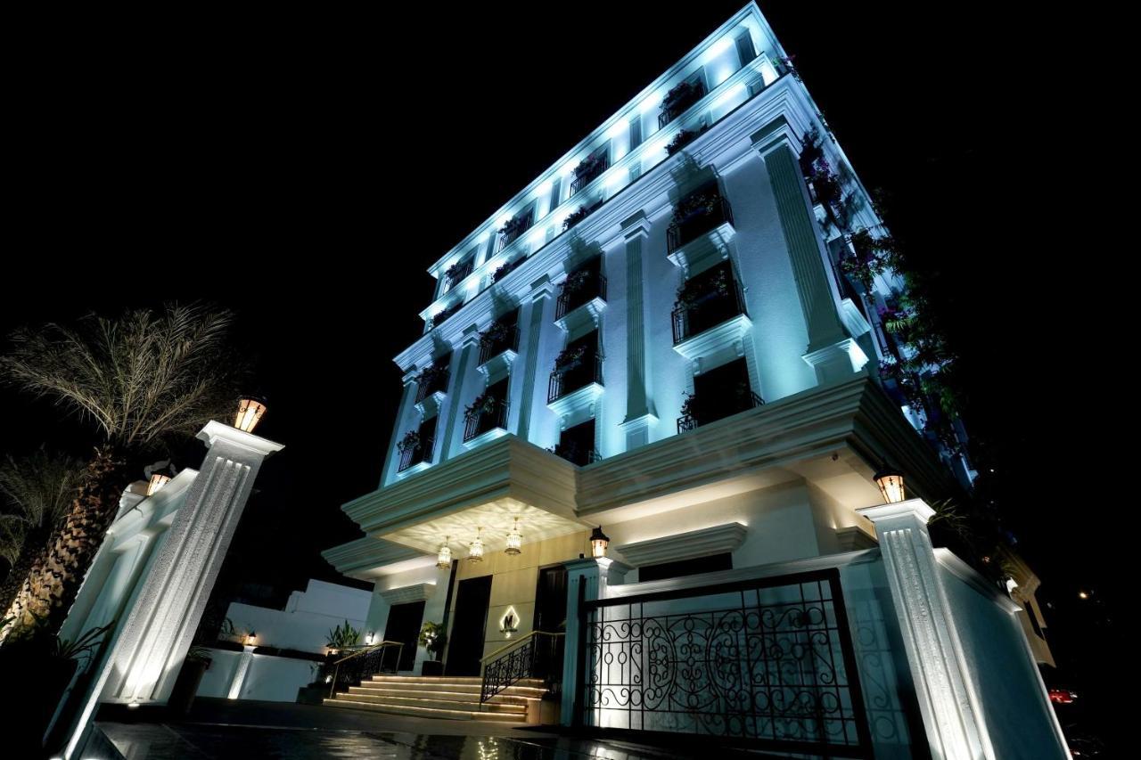 M2 Square By Monday Premium Hotel Нагпур Екстериор снимка