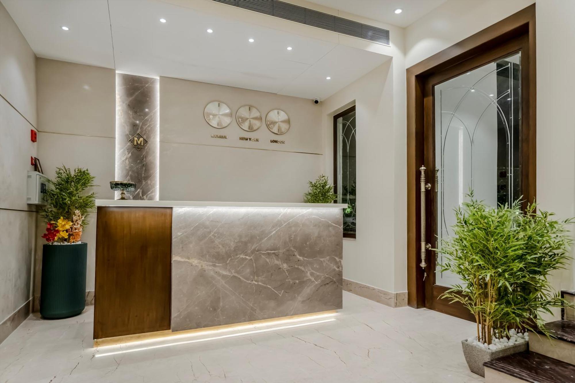 M2 Square By Monday Premium Hotel Нагпур Екстериор снимка